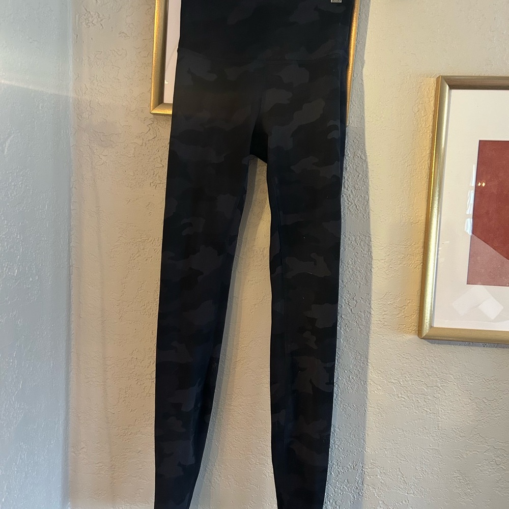 Lululemon Athletica Black Camouflage Leggings